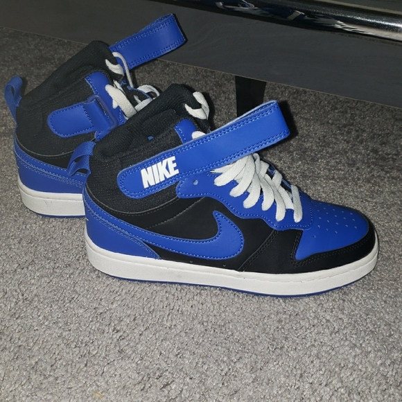 Nike Kids Royal Blue and Black Sneakers - Picture 5 of 5